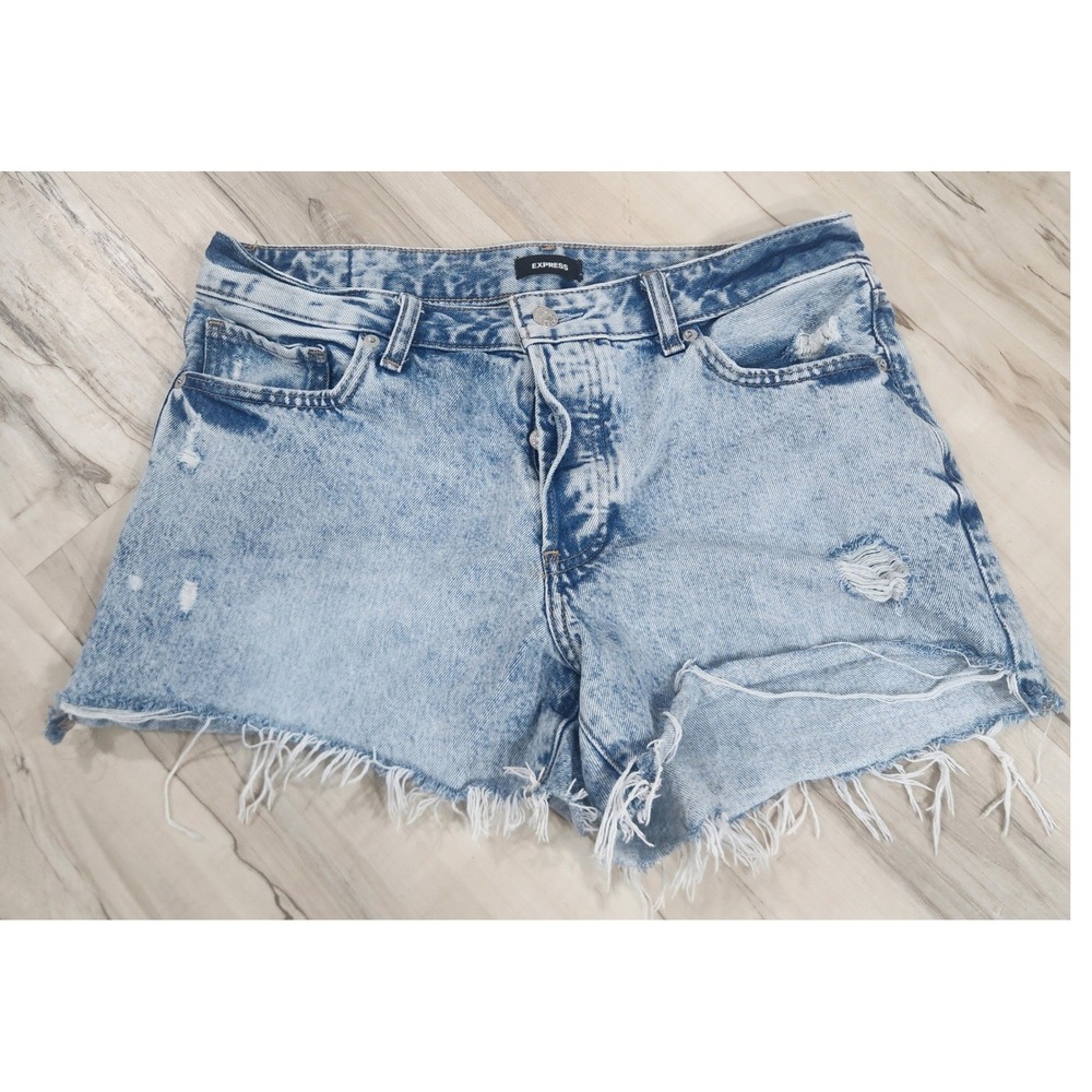 Express B/f Midi Shorts Women's 10 Light Wash Distressed Denim Cut Off Mid Rise